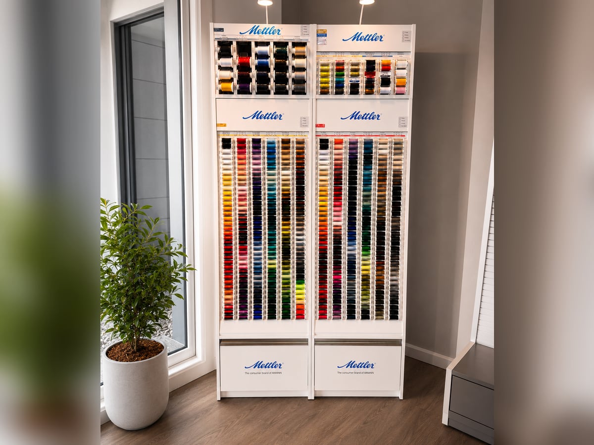 Mettler Garnwand mit Nähfaden in vielen Farben